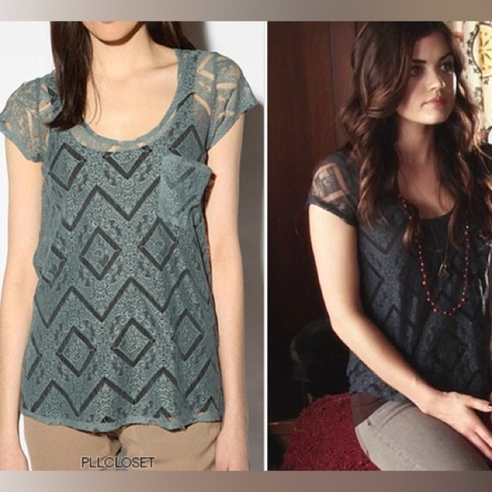 UO kimchi blue lace  top XS